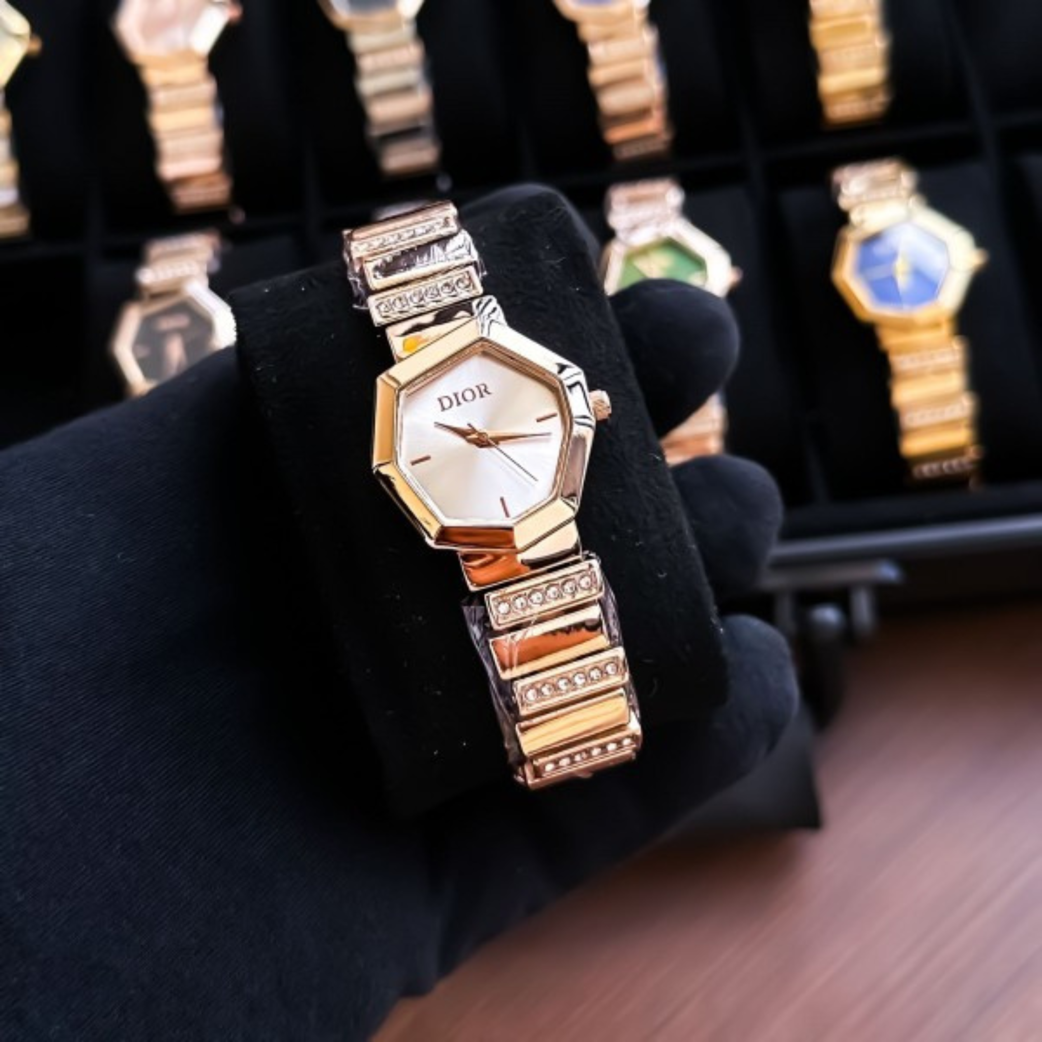 ROSE GOLD WHITE LADIES PREMIUM WATCH