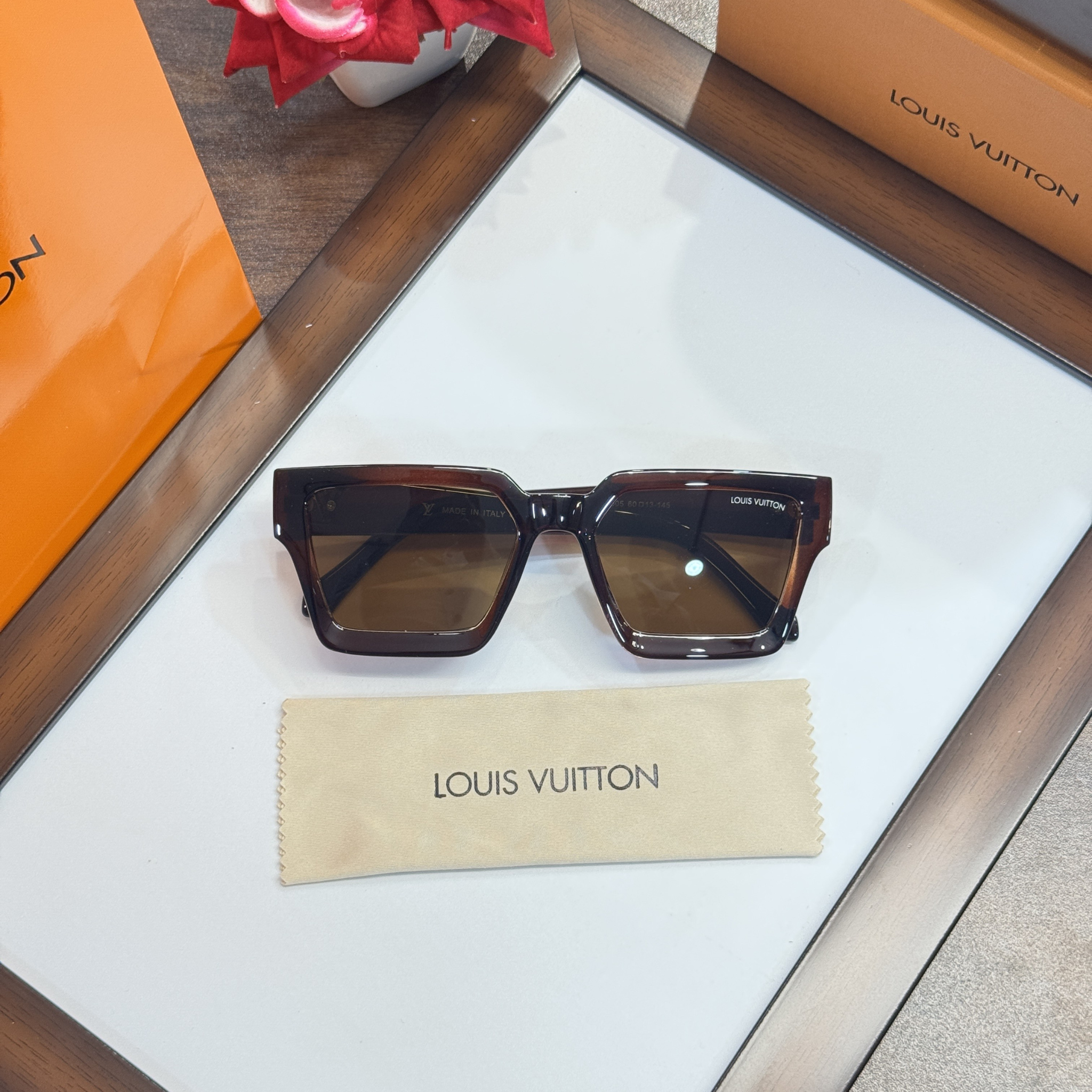 LUXURY DESIGNER WAYFARERS SUNGLASSES