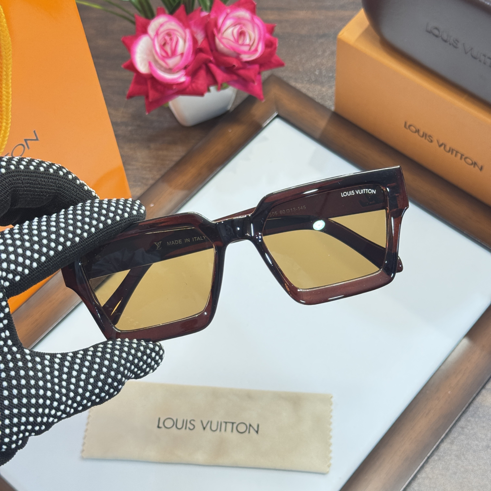 LUXURY DESIGNER WAYFARERS SUNGLASSES