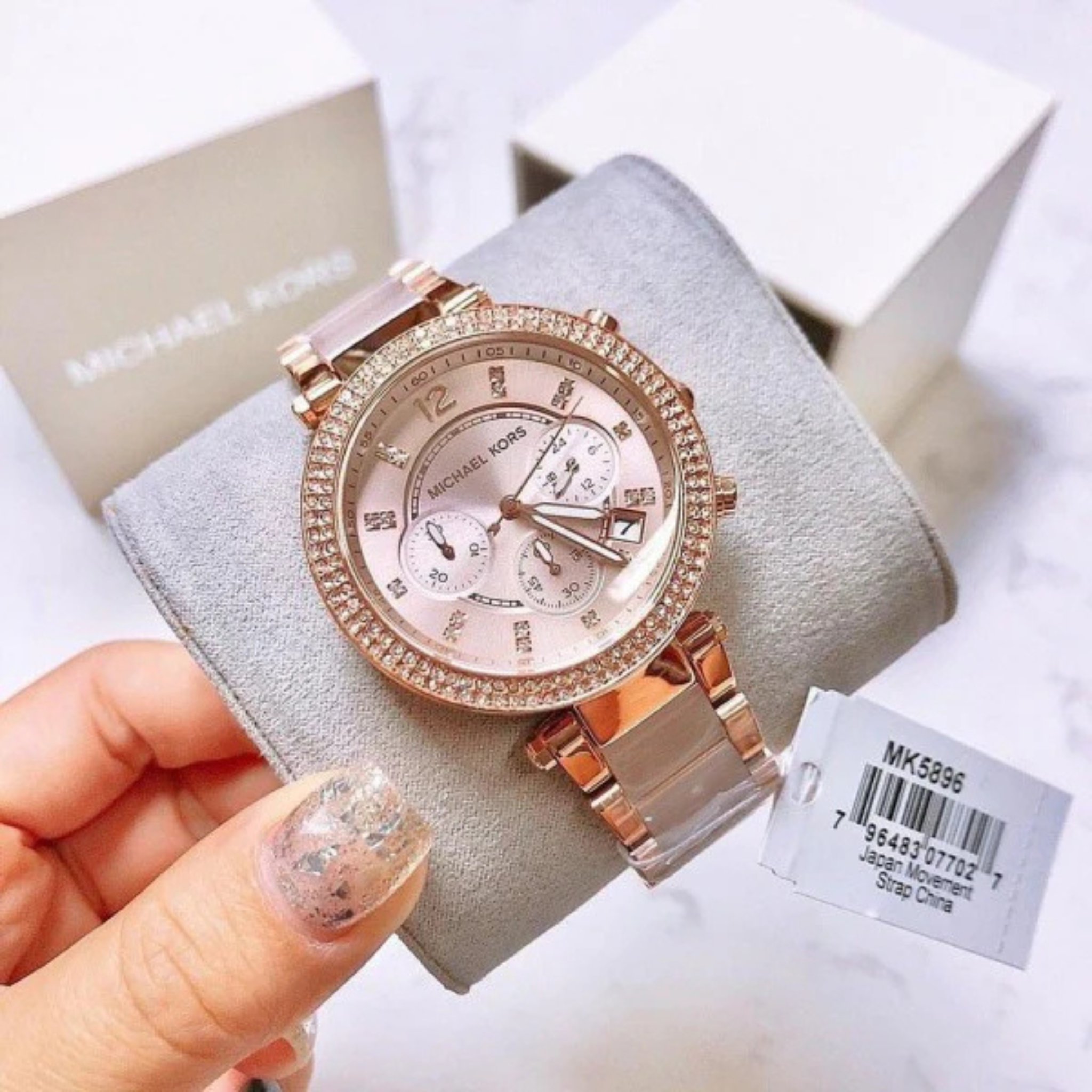 LUXURIOUS BRANDED LADIES WATCH