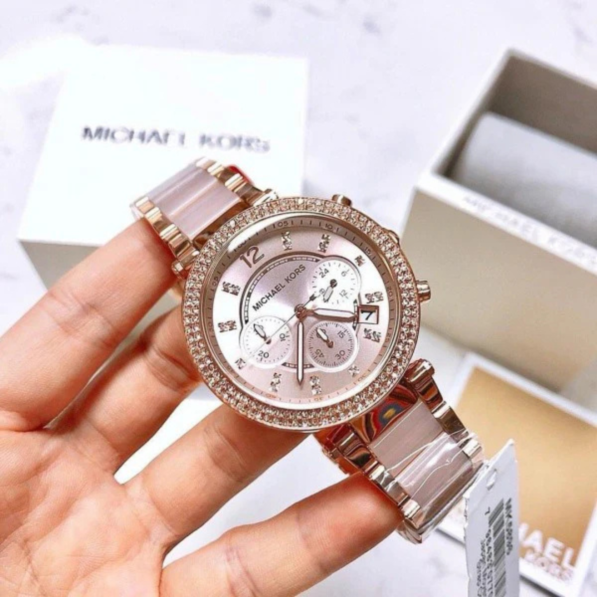 LUXURIOUS BRANDED LADIES WATCH