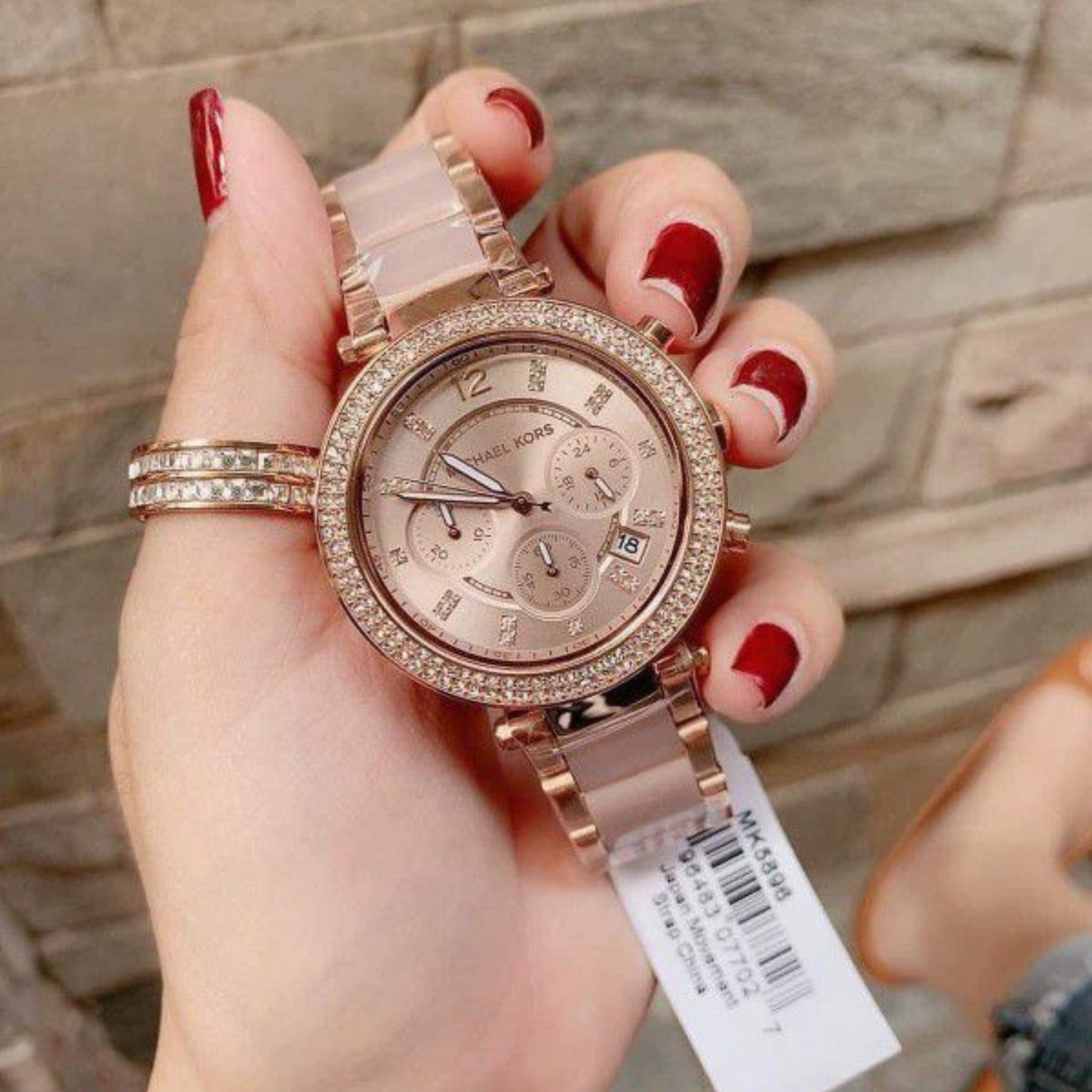 LUXURIOUS BRANDED LADIES WATCH