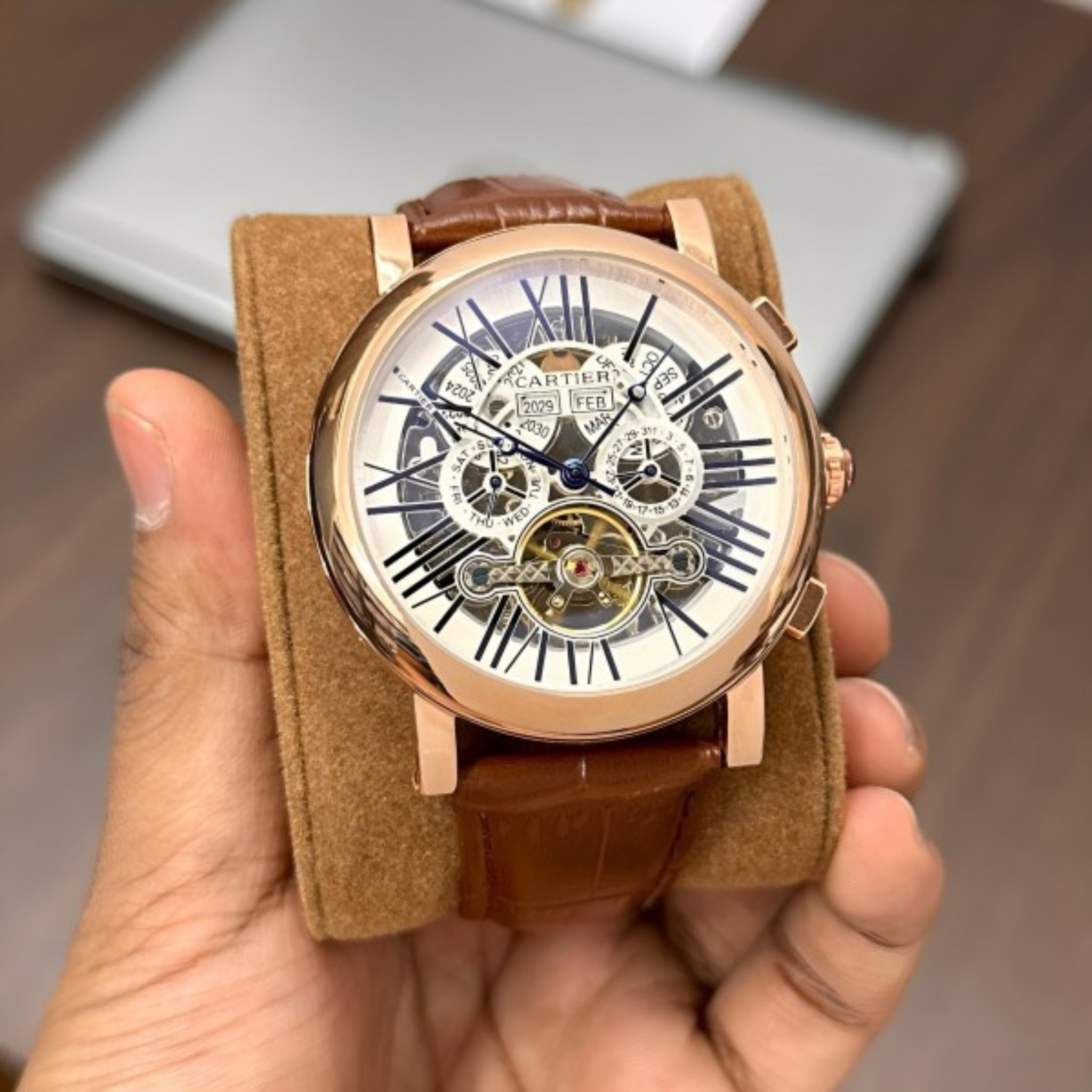 ANALOG AUTOMATIC ROTATING TOURBILLON MACHINERY WATCH