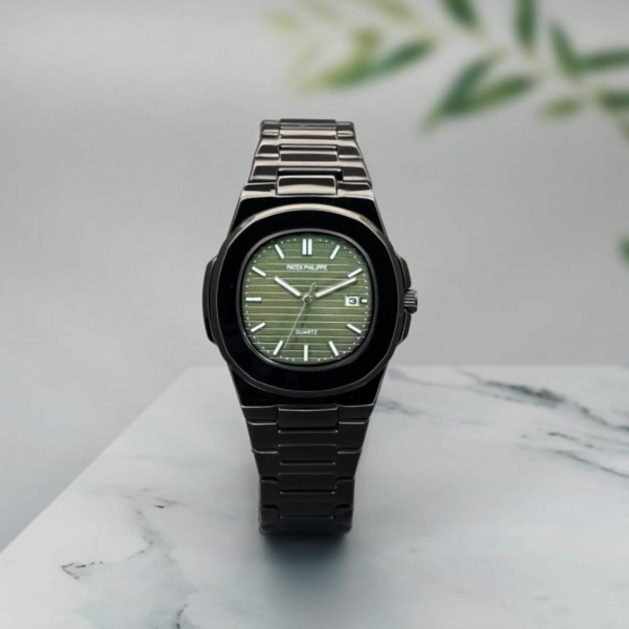 CLASSIC DESIGN ANALOG WATCH