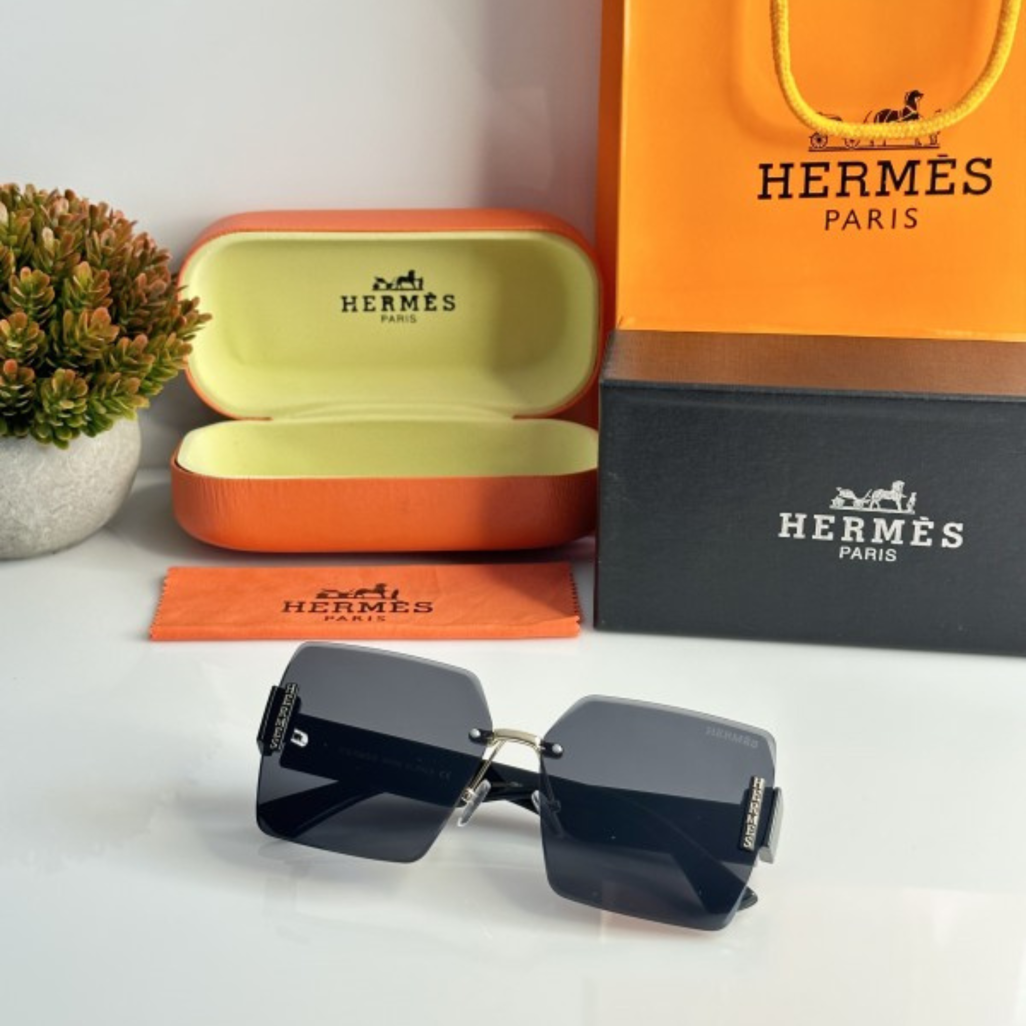 WOMEN' SQUARE SUNGLASSES