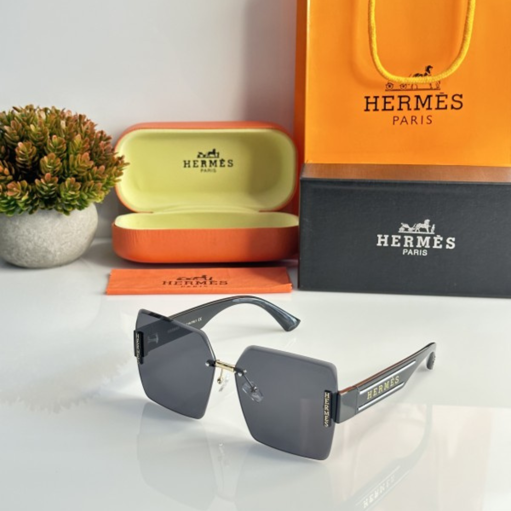 WOMEN' SQUARE SUNGLASSES