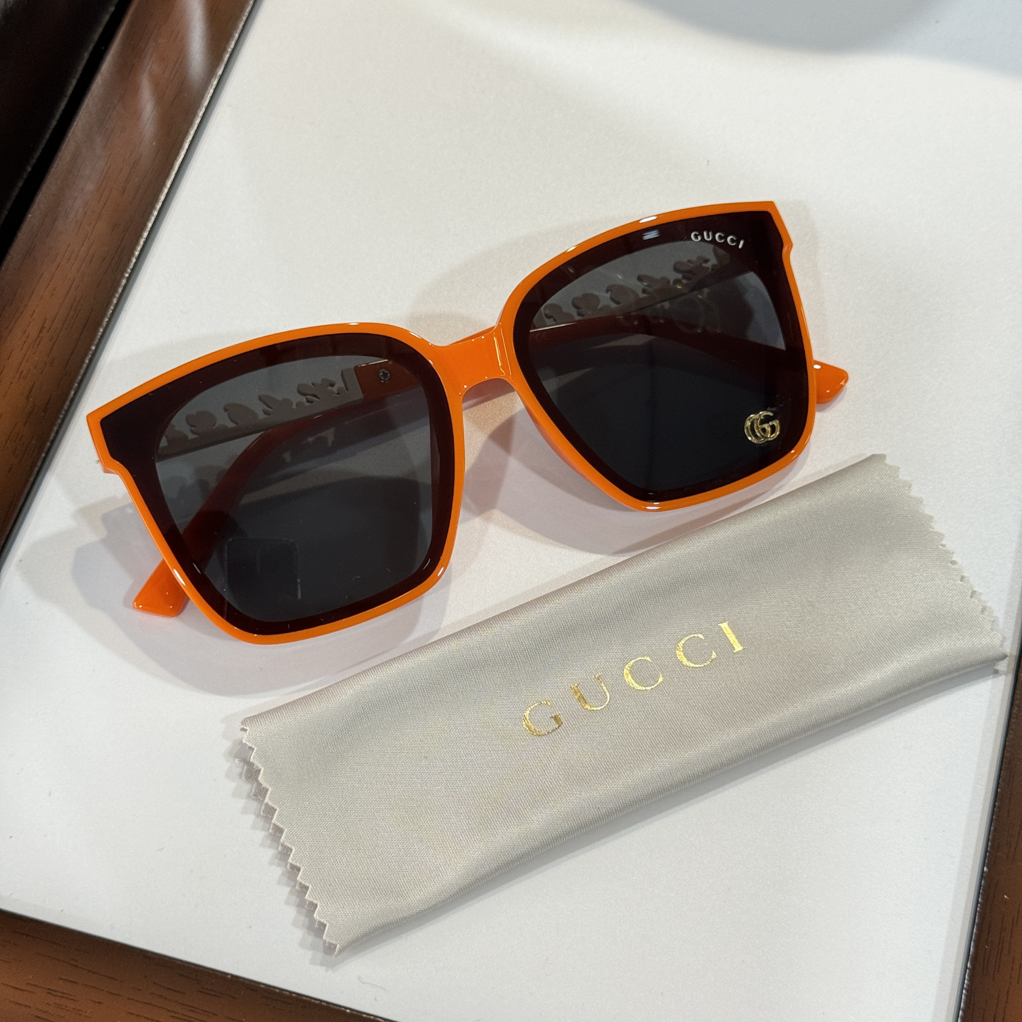 IMPORTED ORANGE SUNGLASS FOR WOMEN