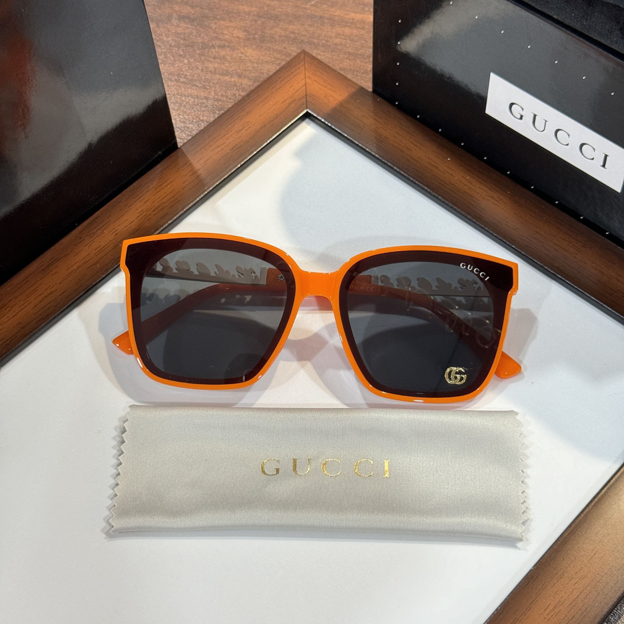 IMPORTED ORANGE SUNGLASS FOR WOMEN