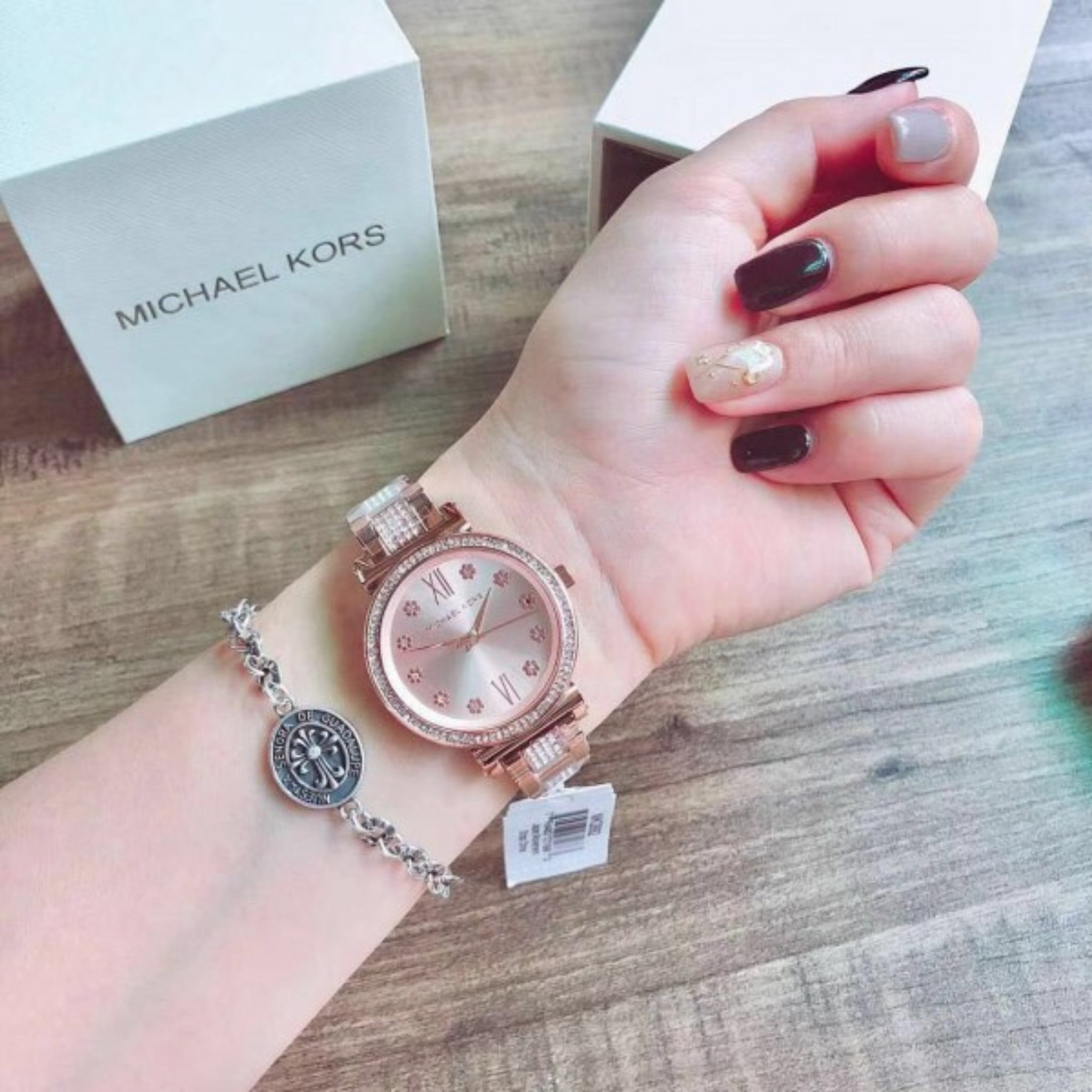 WOMEN ROSE GOLD-TONED ANALOGUE WATCH