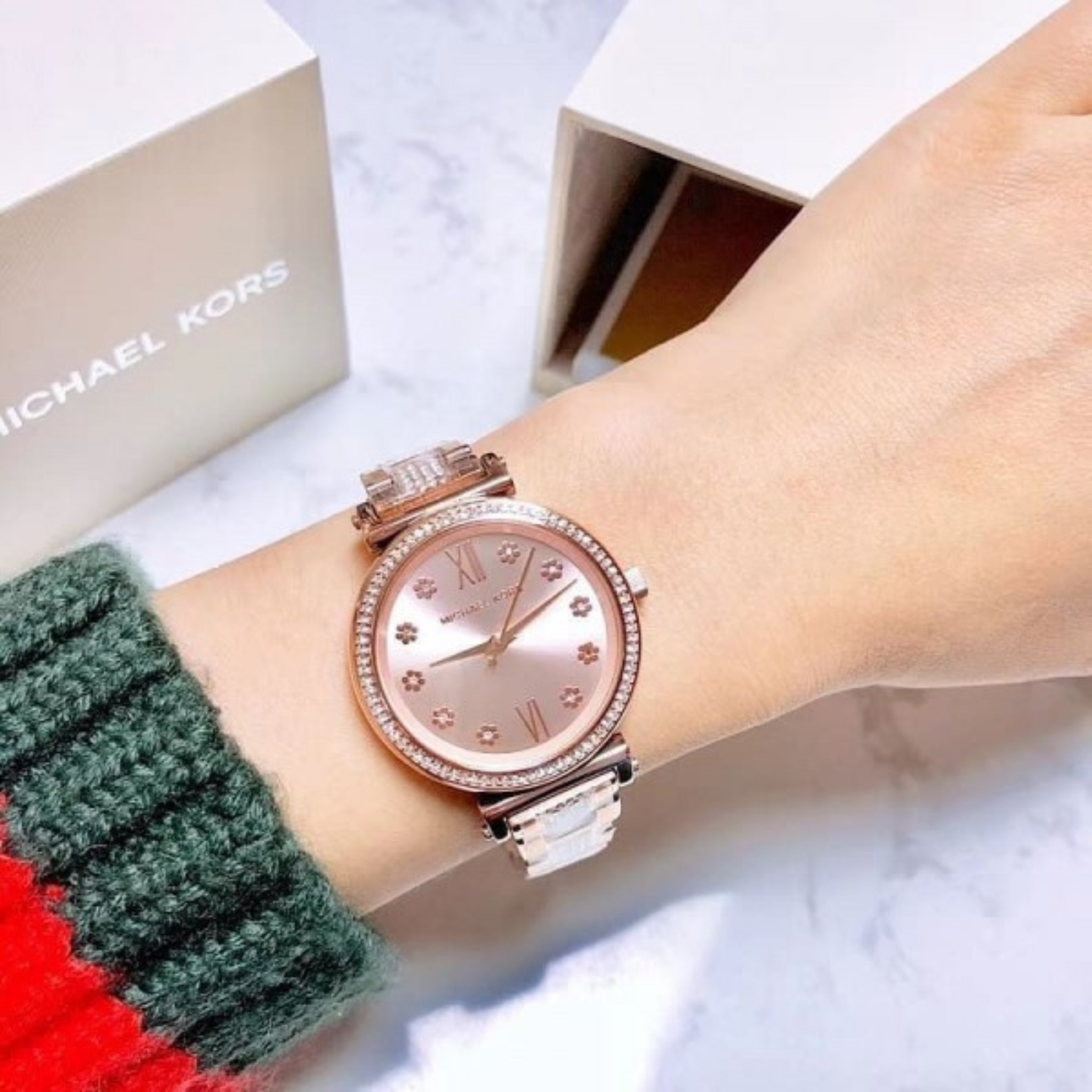 WOMEN ROSE GOLD-TONED ANALOGUE WATCH